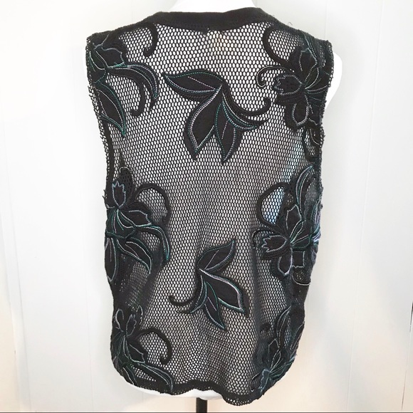 ❌SOLD❌ FREE PEOPLE Embroidered Appliqué Top - Picture 7 of 8